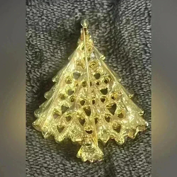 Vintage Unsigned Christmas Tree Brooch 2" Tall Rhinestones Gold - Picture 2 of 3